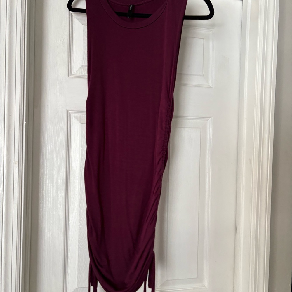 Chic Sleeveless Plum Dress